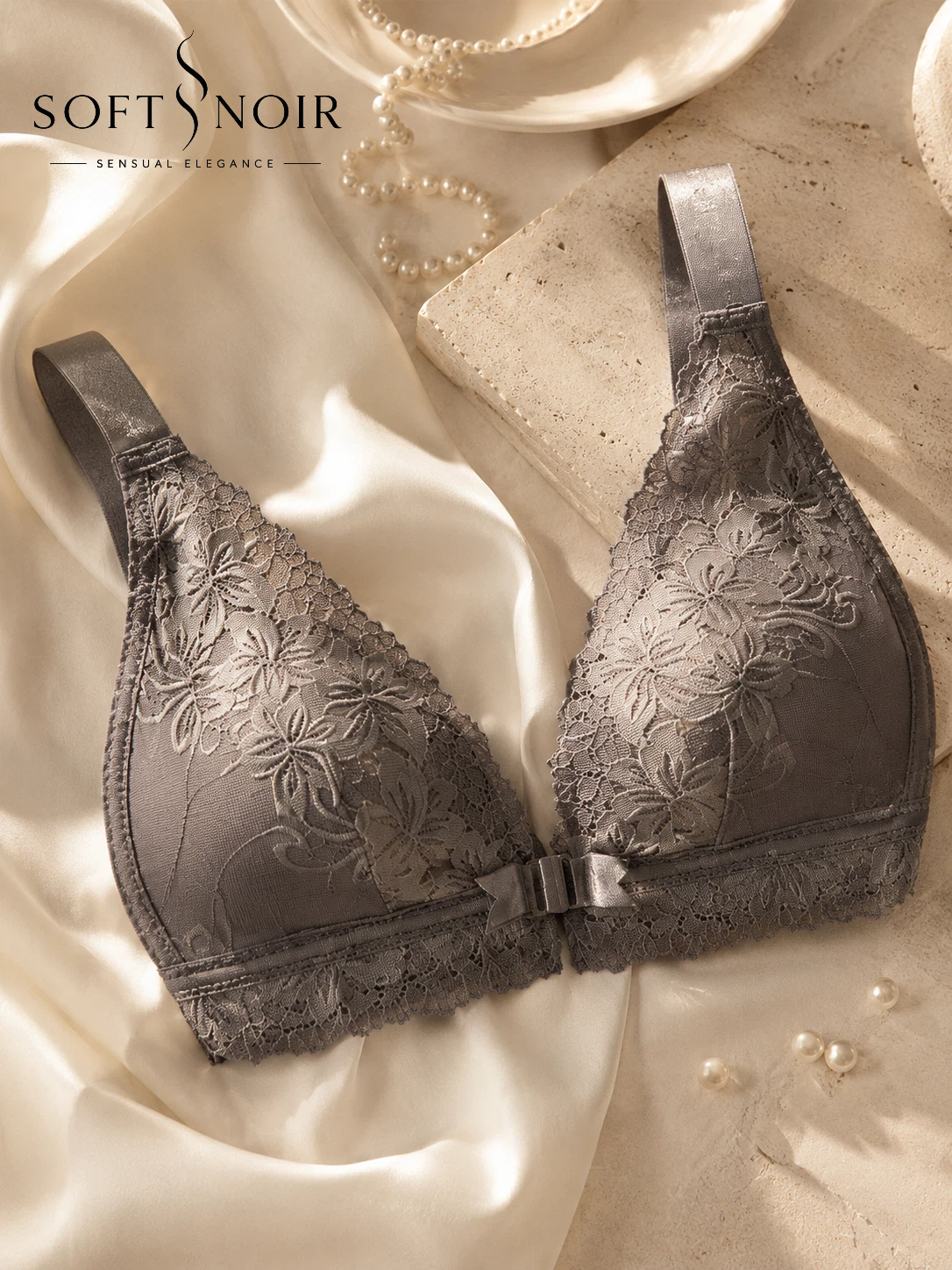 Soft Noir XZ-OO8 Front-Closure Wireless Smoothing Bra